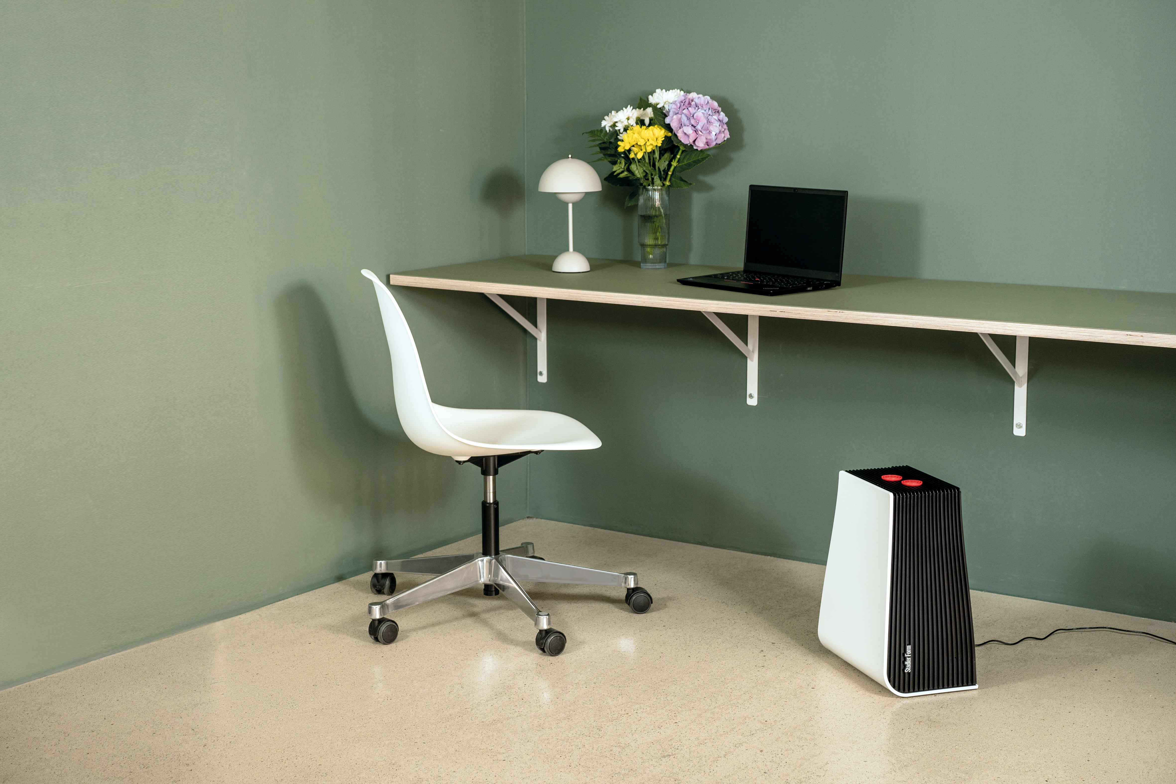 Fragrance pin Red Jasmine